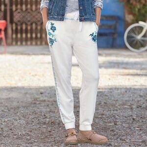 Sundance Faded Fields Embroidered Joggers in White/Blue